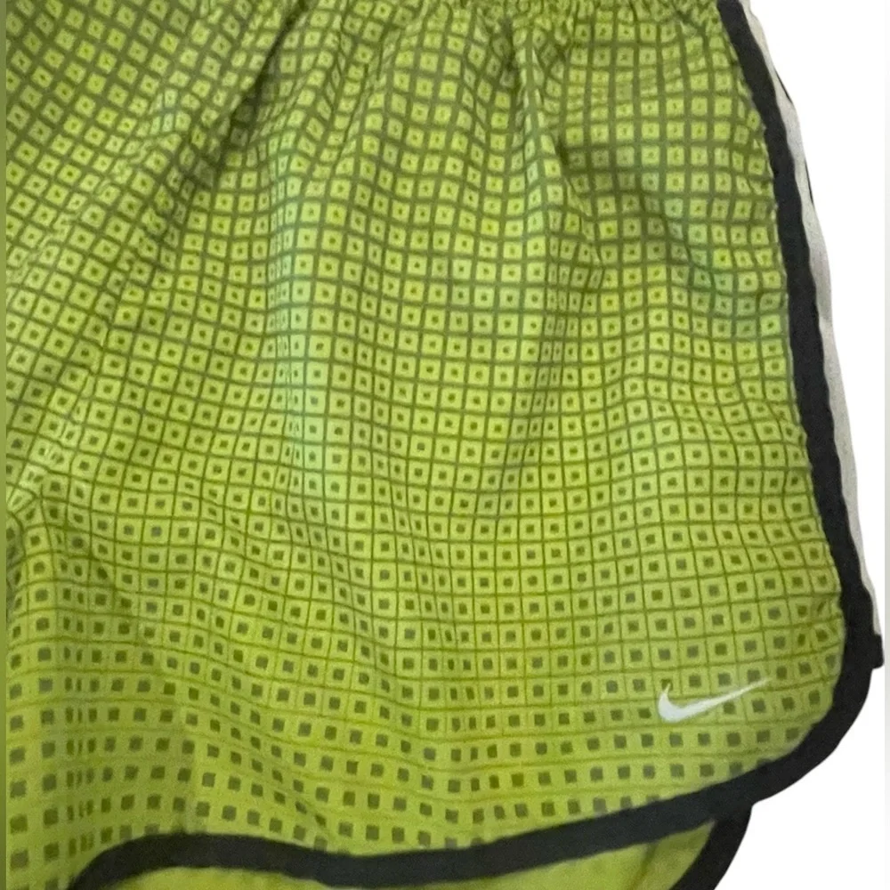 Nike Dri-Fit Shorts women's Med Green elastic drawstring